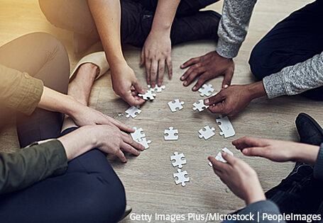 Gemeinschaft fördern mit der Bingo-Gruppen-Challenge