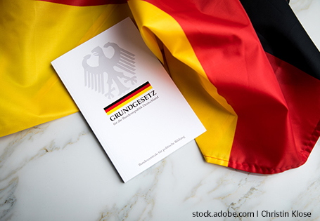 Jetzt mitmachen: Gewinnt ein Plakat inklusive Arbeitsmaterial zum Thema Grundrechte!
