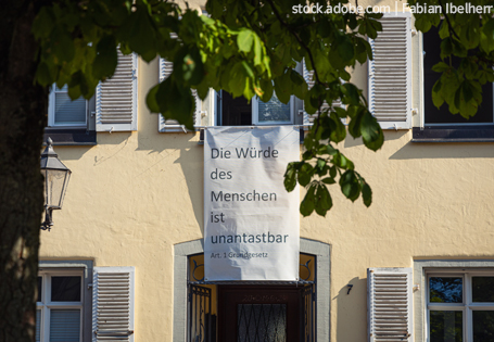 Was ist Würde? – Ein Vorschlag für die Verfassungsviertelstunde im Ethikunterricht